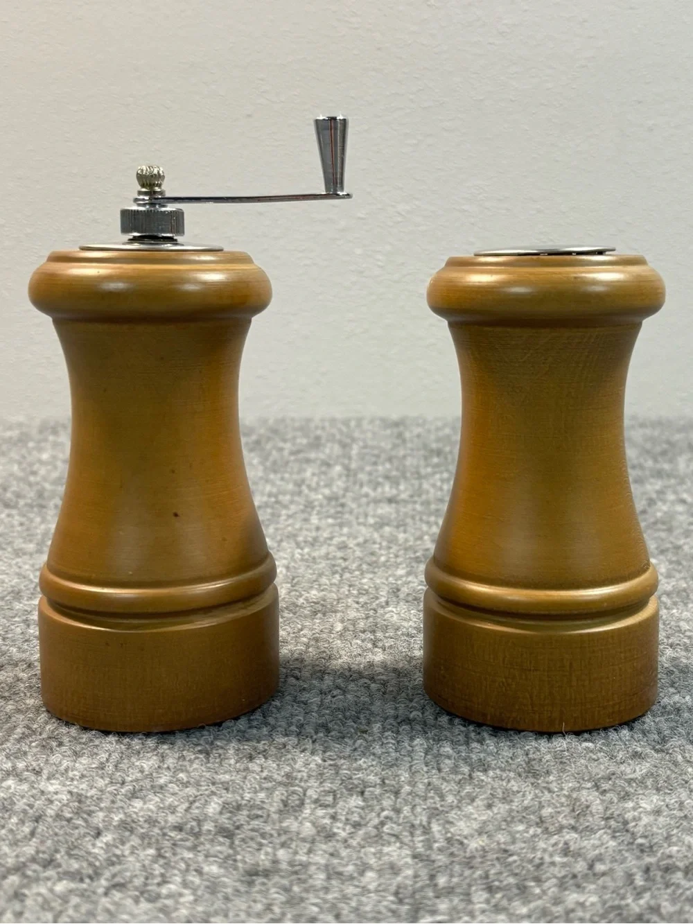 VTG Farmhouse Wood Pepper Mill Grinder Salt Shaker Set Crank Light Oak Finish 5